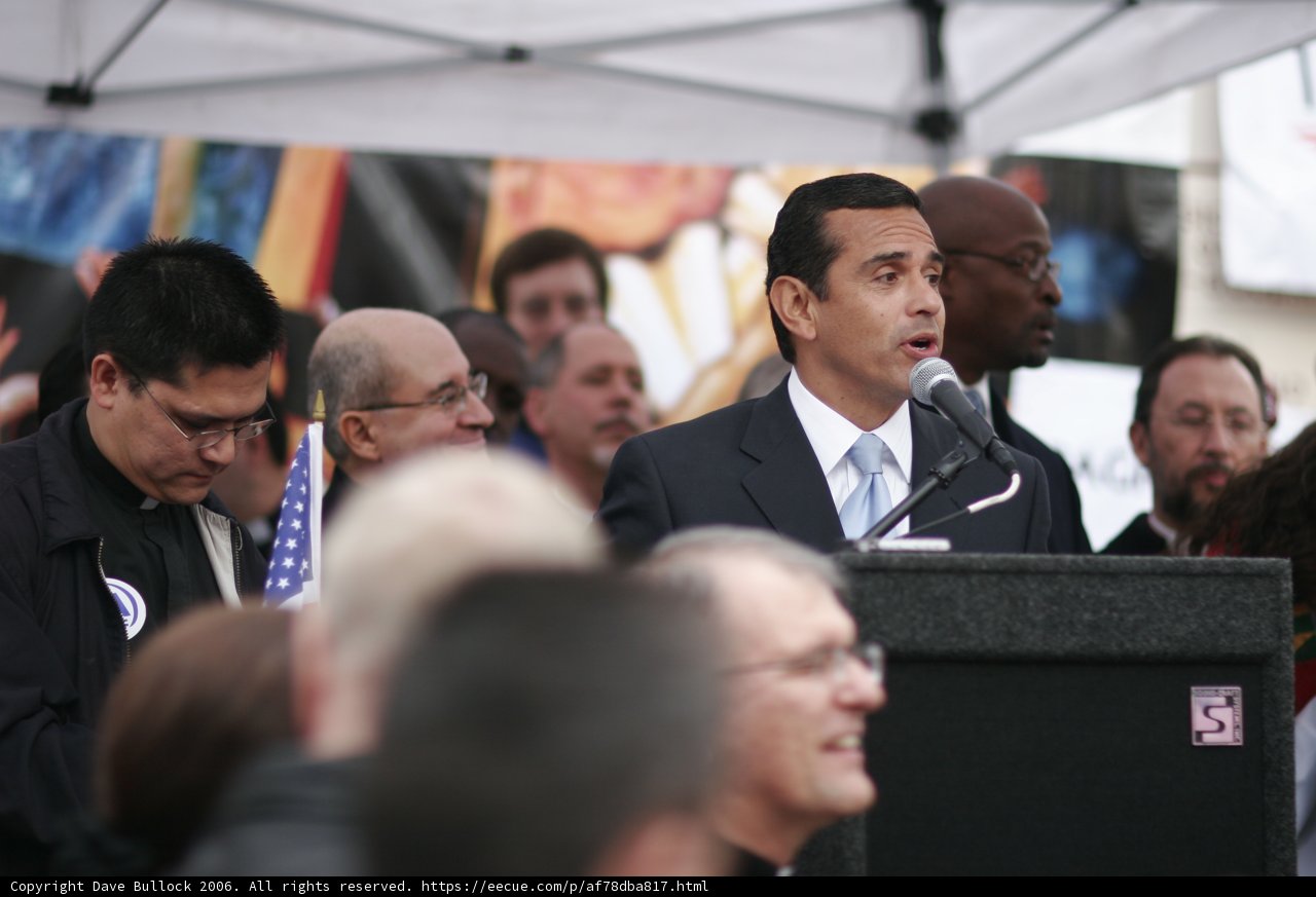Speaking Out to the Crowd