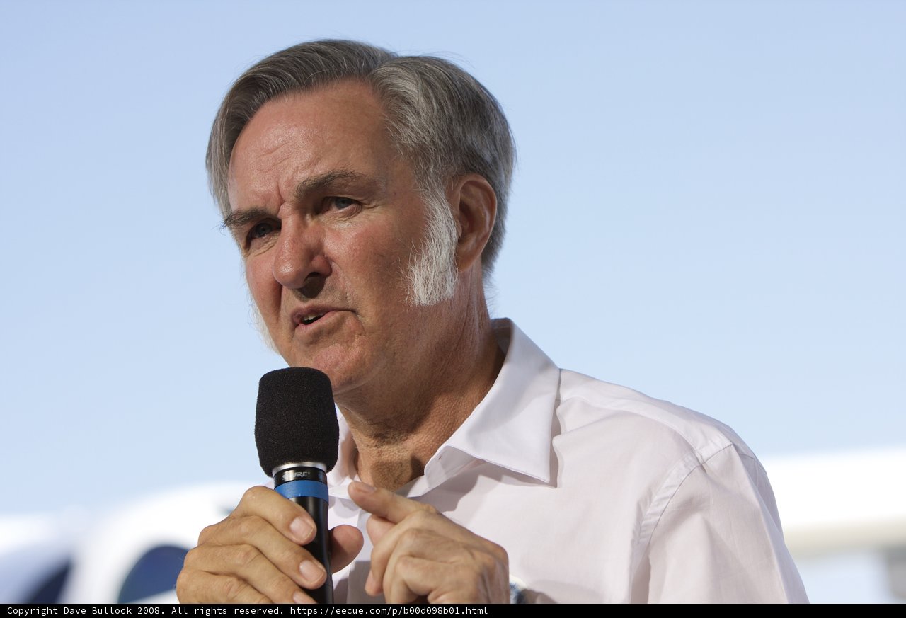 Burt Rutan Addresses the Crowd