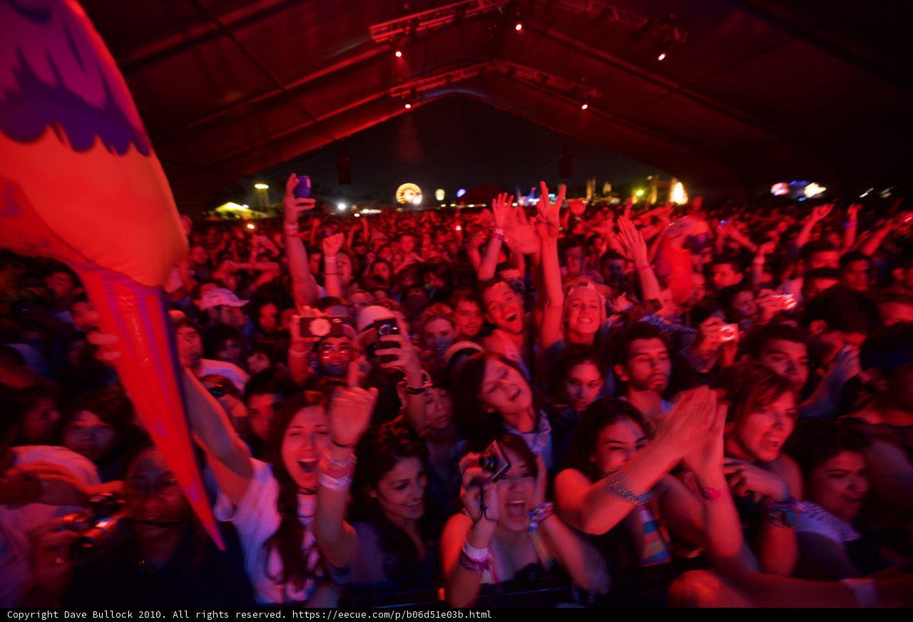 Urban Crowd Goes Wild at 2010 Coachella Friday Night Concert