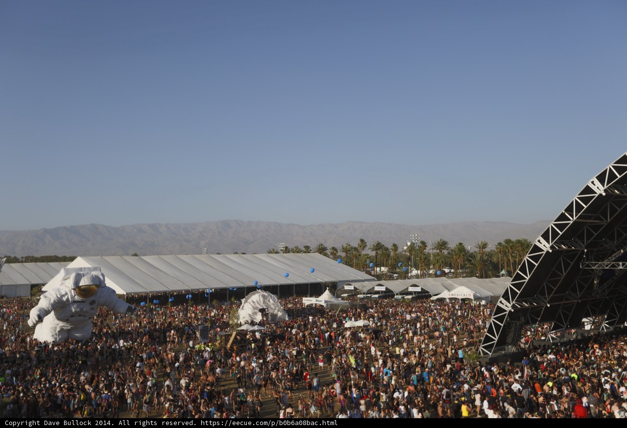 Coachella 2014 - A Sea of Music Fans
