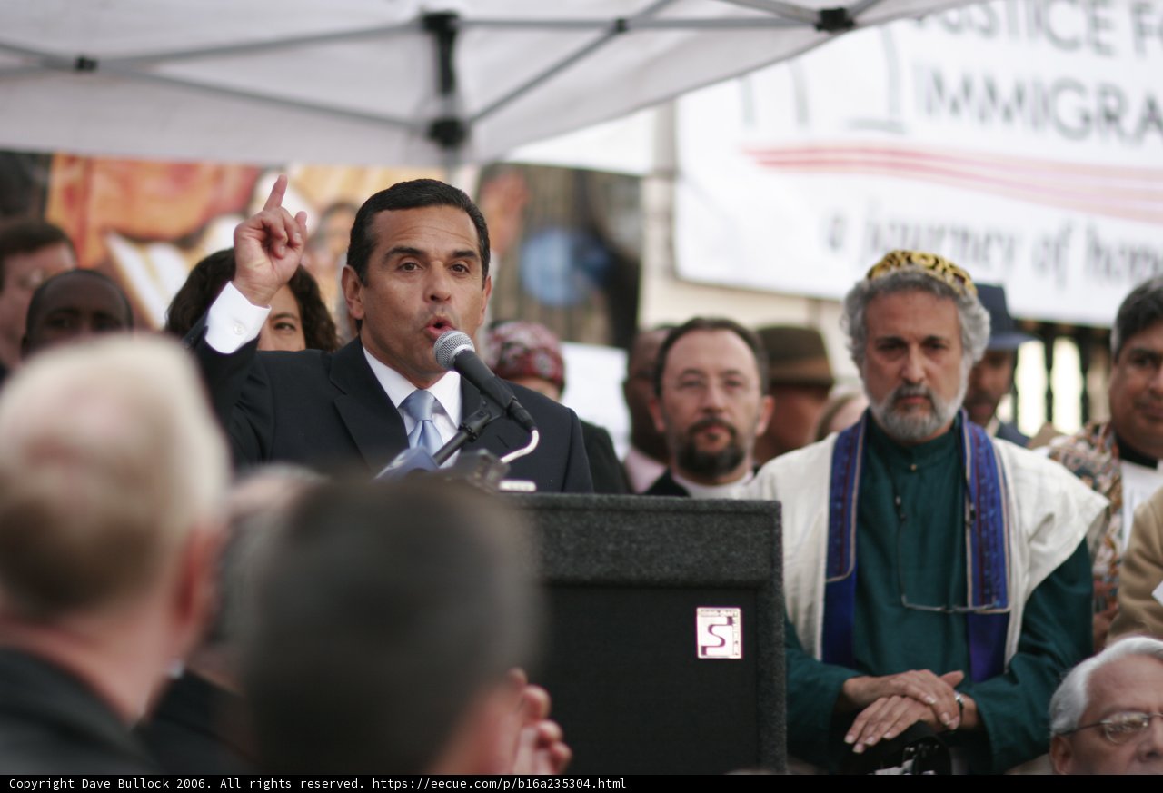 Antonio Villaraigosa delivers a rousing speech at rally