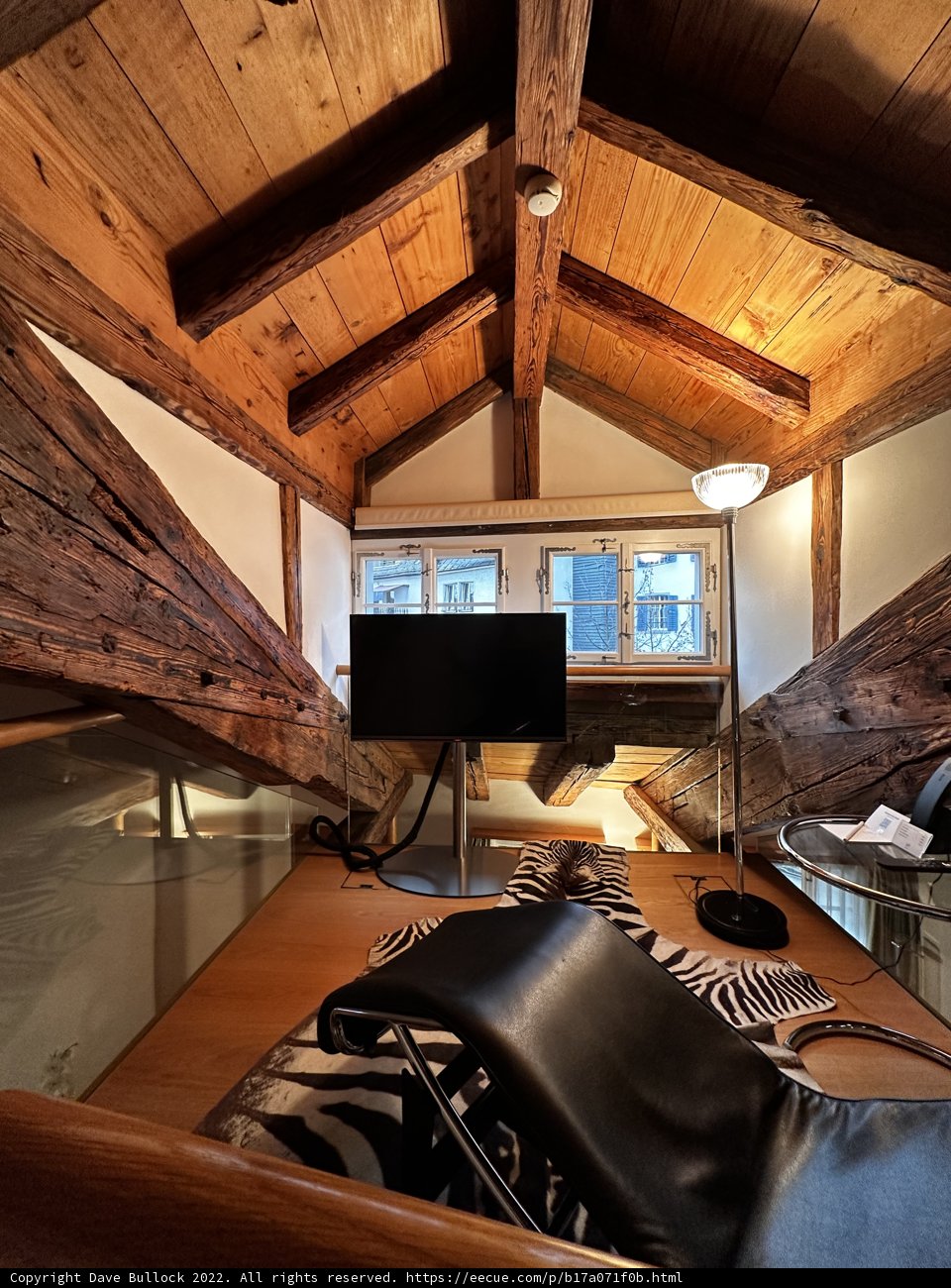 Cozy Modern Loft Office