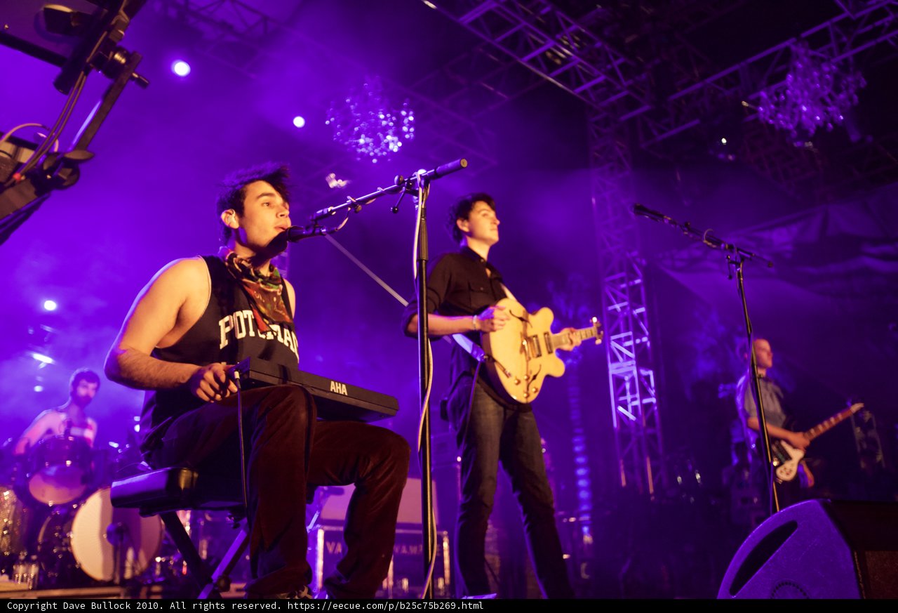 The xx Band Captivates the Crowd with Epic Performance