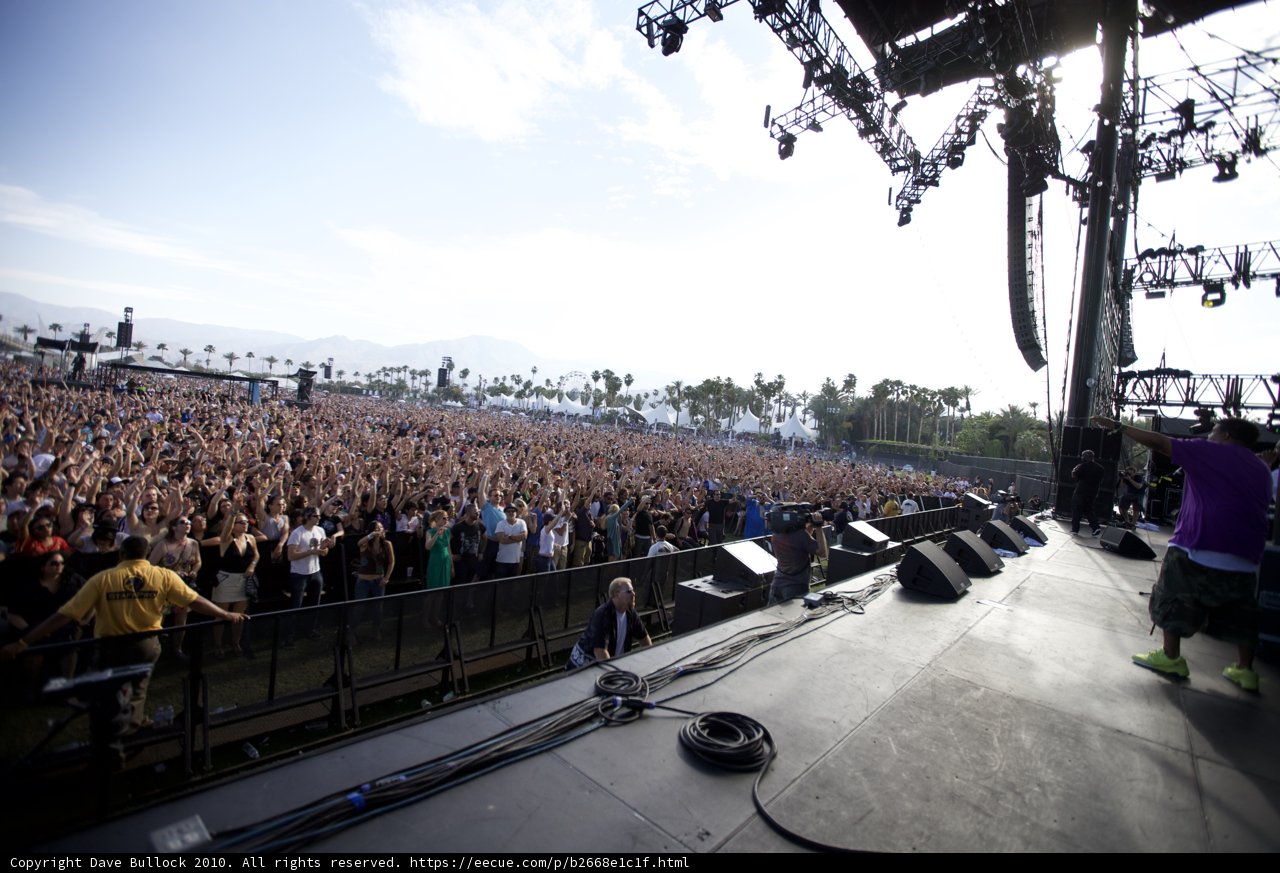 Coachella Sunday Music Festival Brings Massive Crowd
