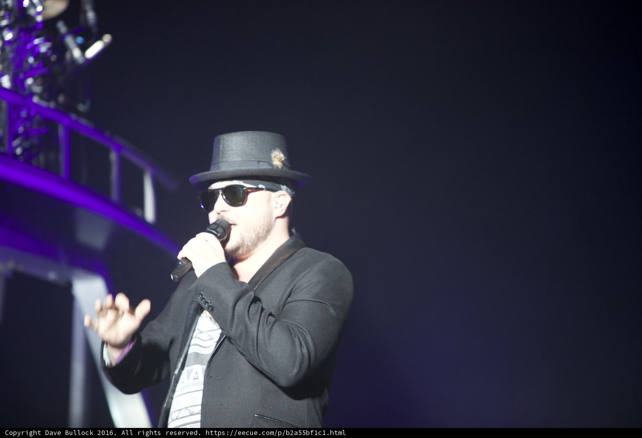 Hat and Shades Crooner
