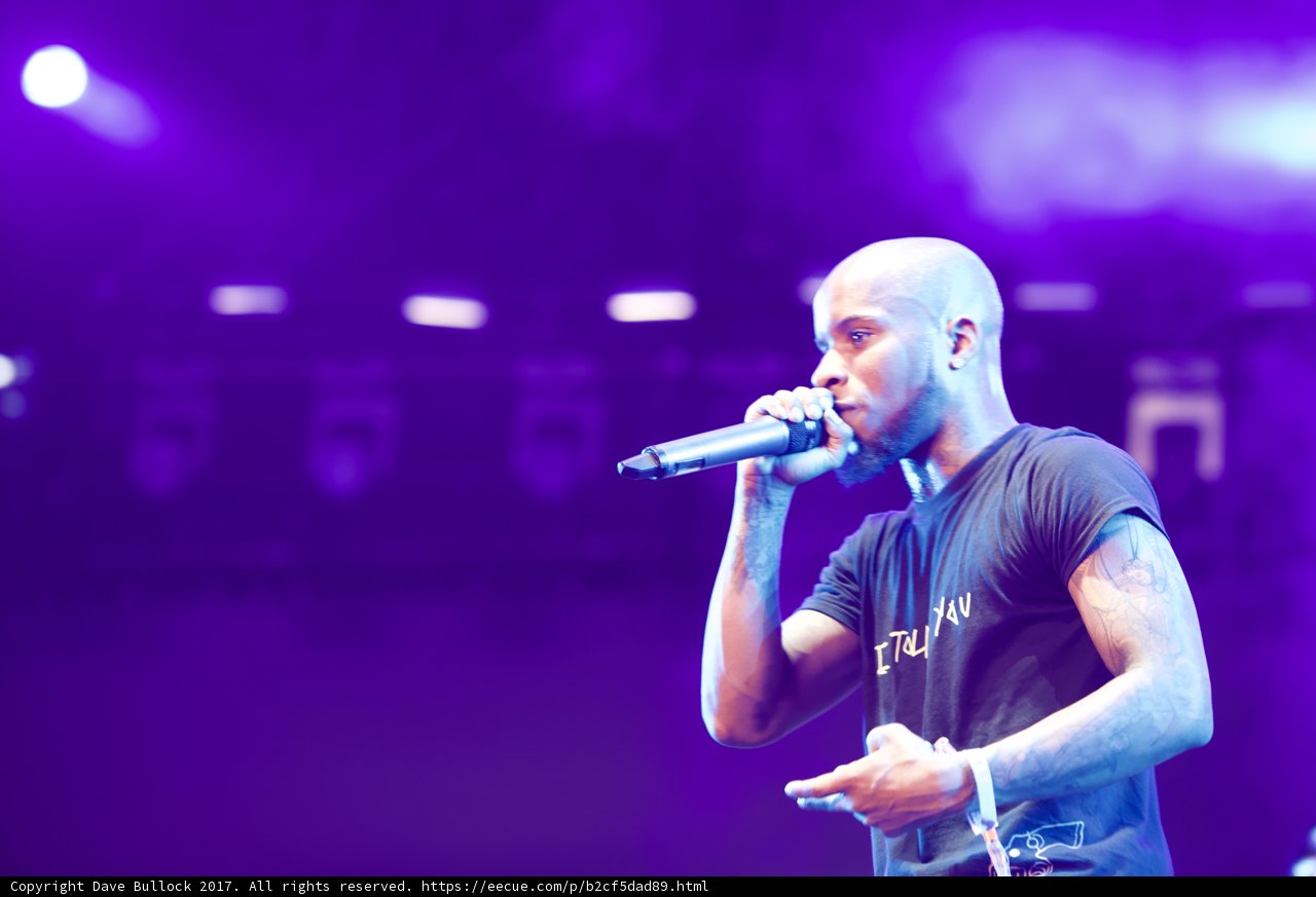 Solo Performer Rocks Coachella Stage