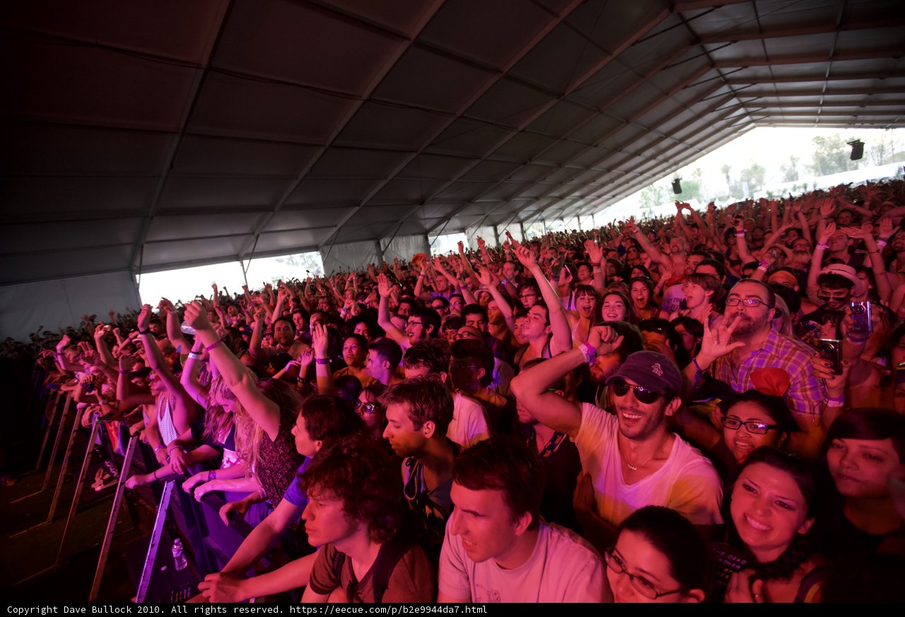 Urban Crowd Enjoys Concert at Coachella