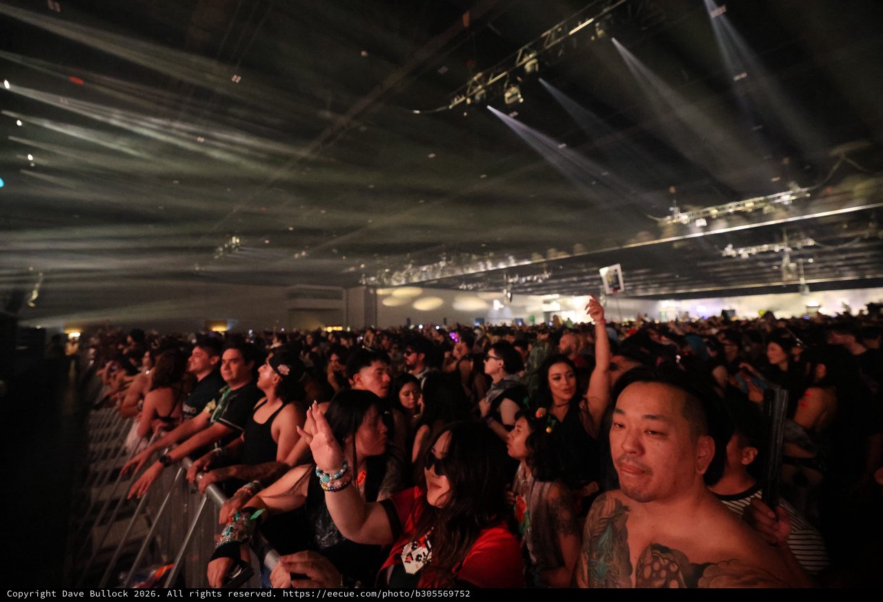 Massive Crowd Electrified at Wobbleland 2026 Festival