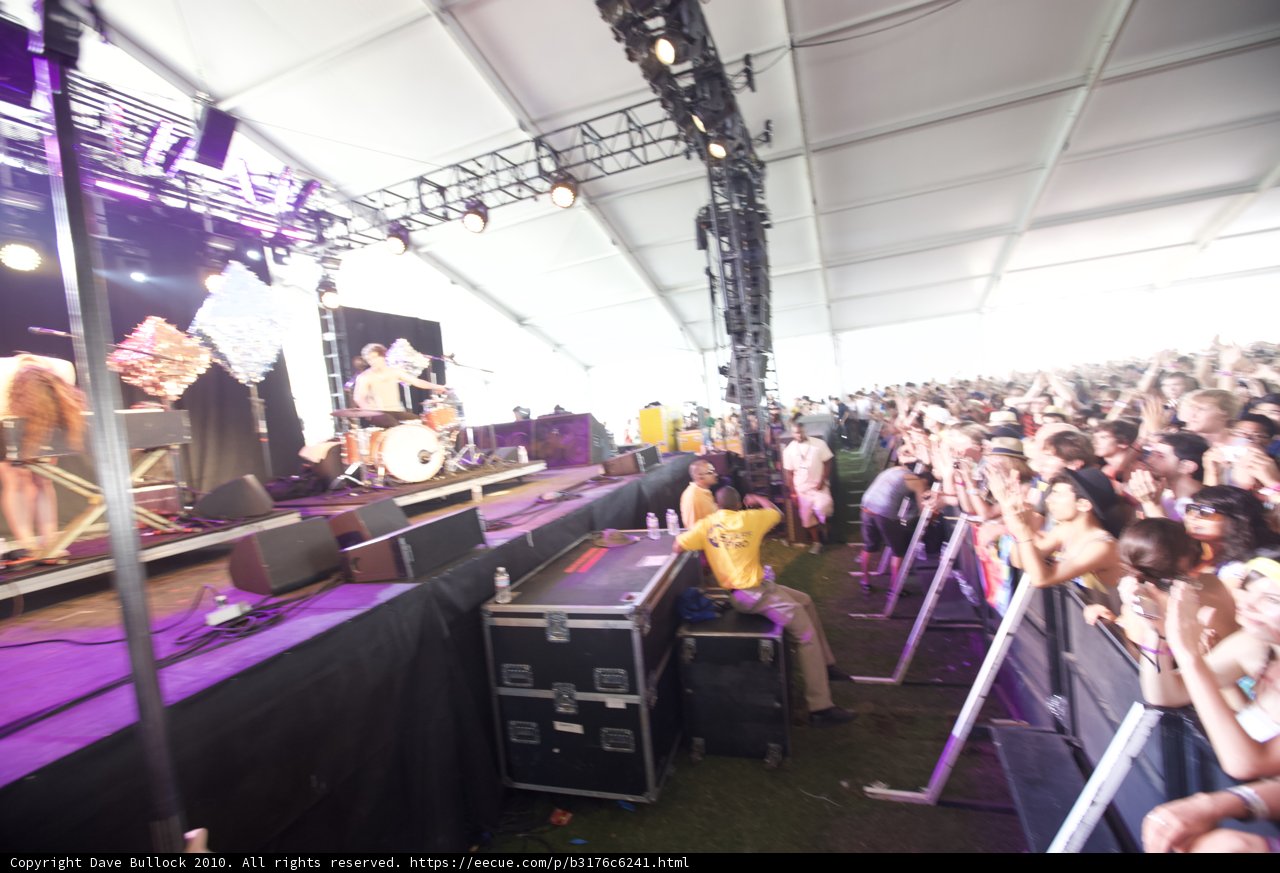 Jamming with the Crowd