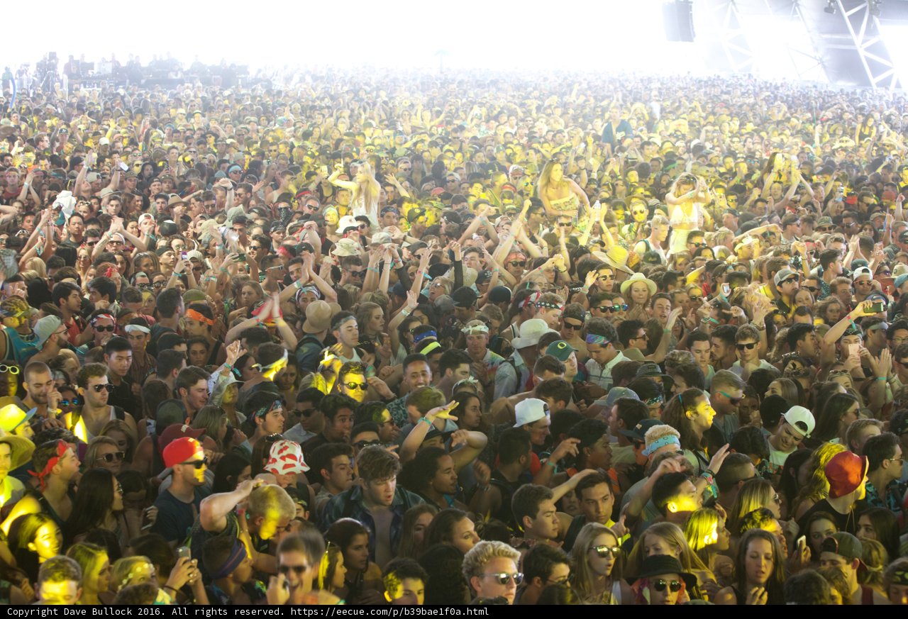 Epic Crowd Gathering at Coachella 2016