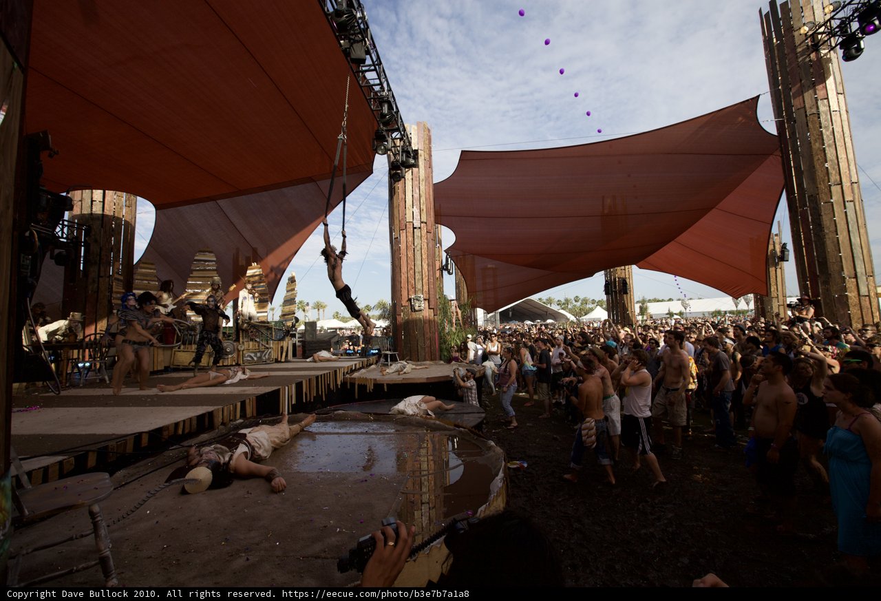 Coachella 2010: Sheltered by the Crowd
