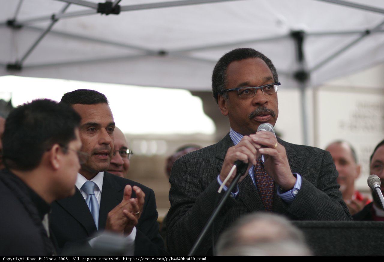 Antonio Villaraigosa speaks at press conference