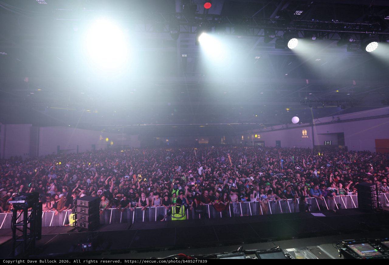 Massive Crowd Surges at Wobbleland 2026 Festival