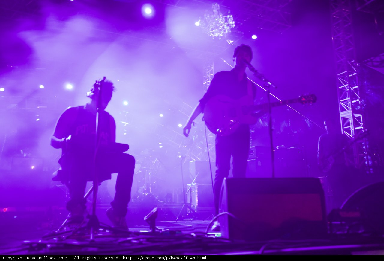 Entertaining the Crowd with Electric Strings