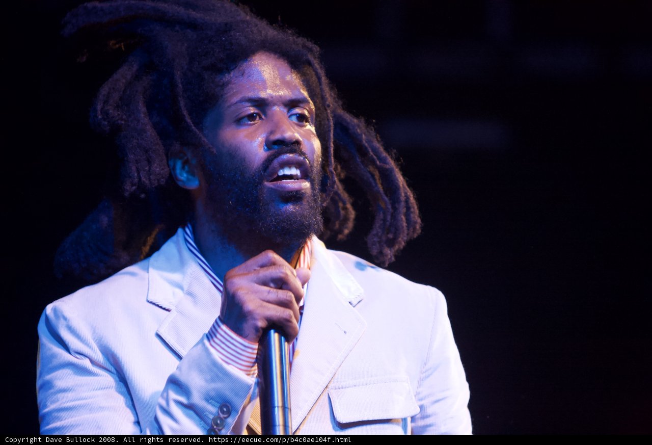 Murs electrifies Coachella with his soulful performance
