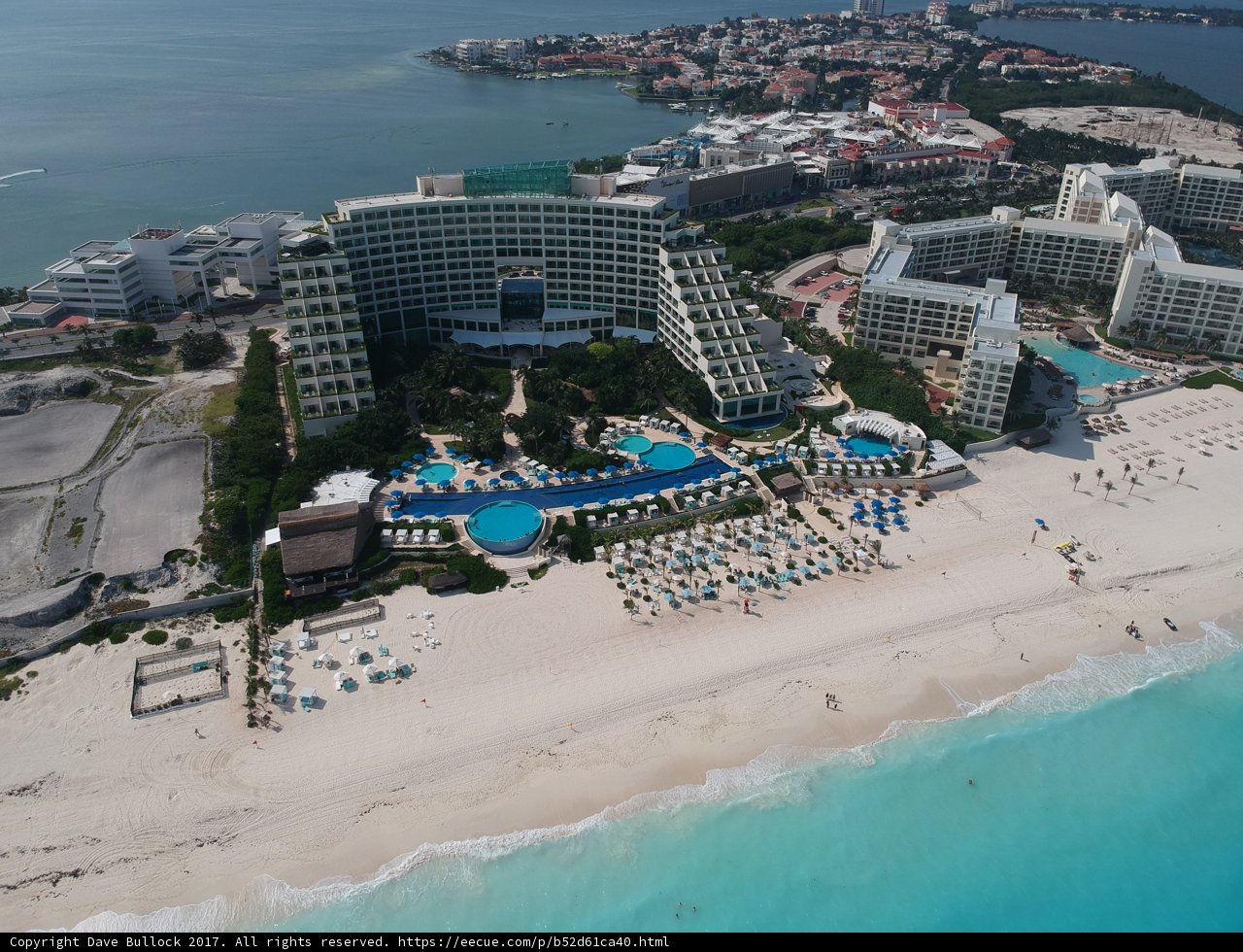 Canadians enjoying the beauty of Cancun