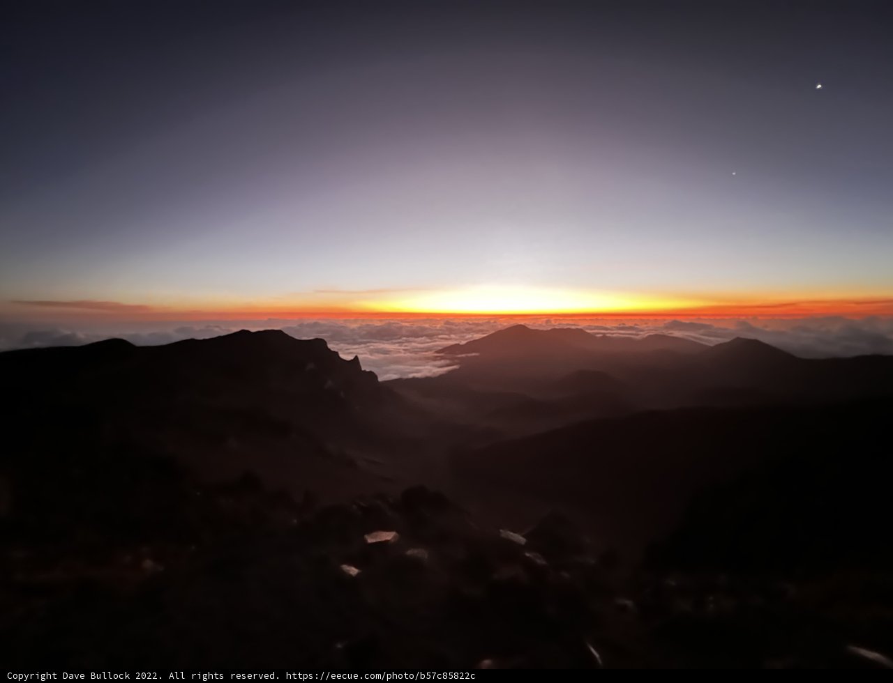 Majestic Sunrise over Maui's Mountain Range