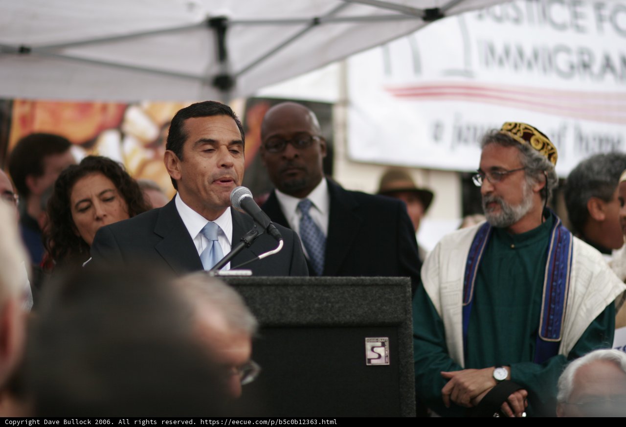 Antonio Villaraigosa Addresses the Crowd