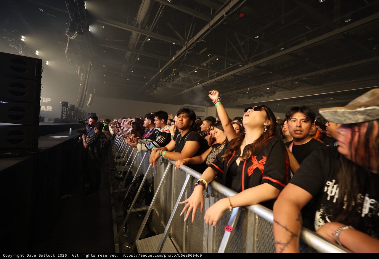 Ecstatic Fans Surge Against Barrier at Wobbleland 2026