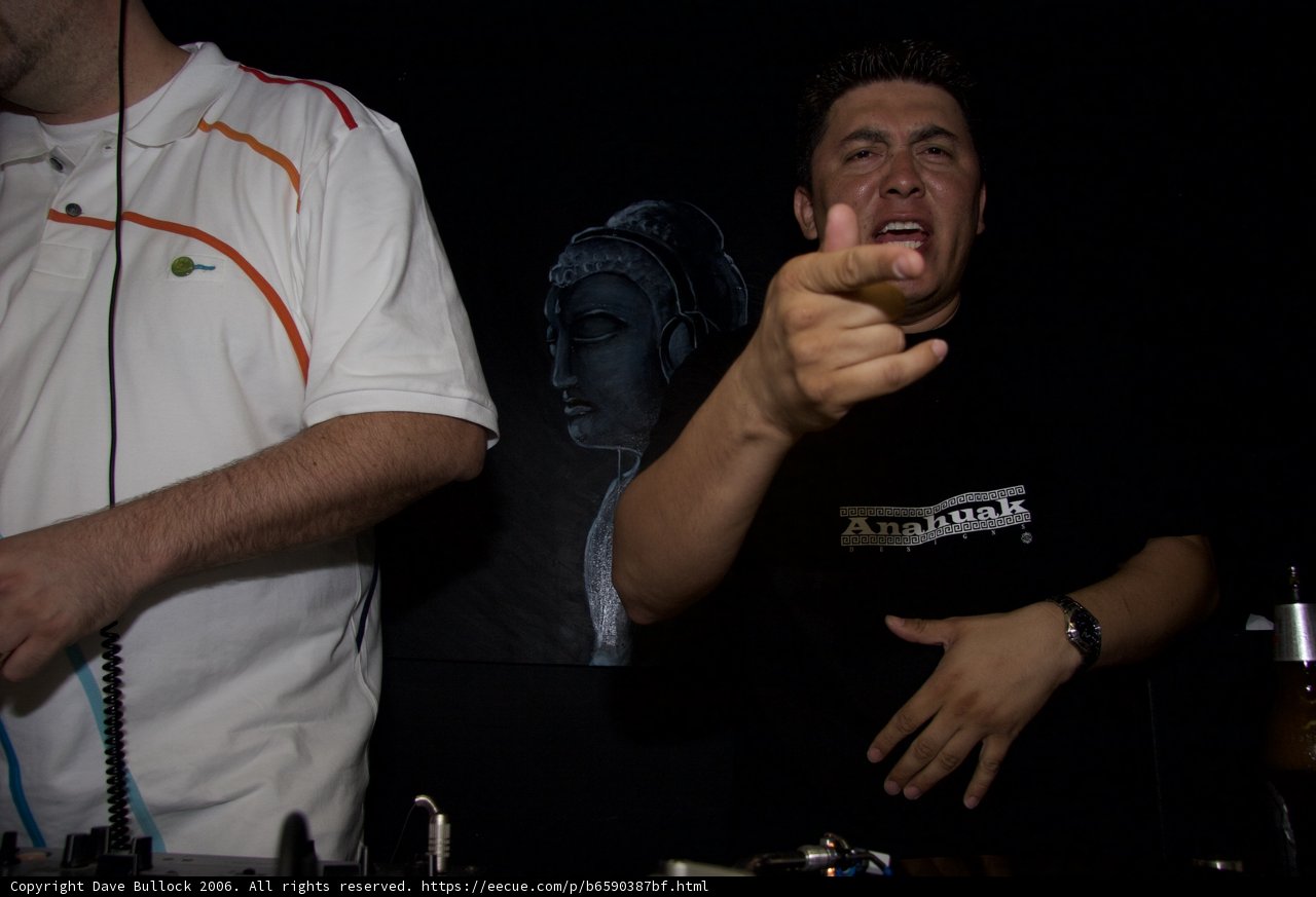 Pointing out the Mic