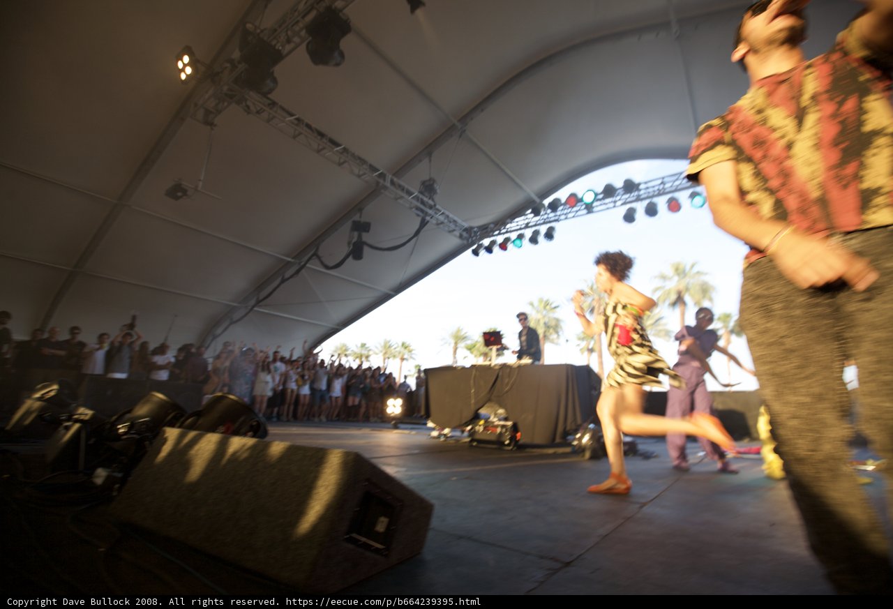 Dancing Duo Takes the Coachella Stage by Storm