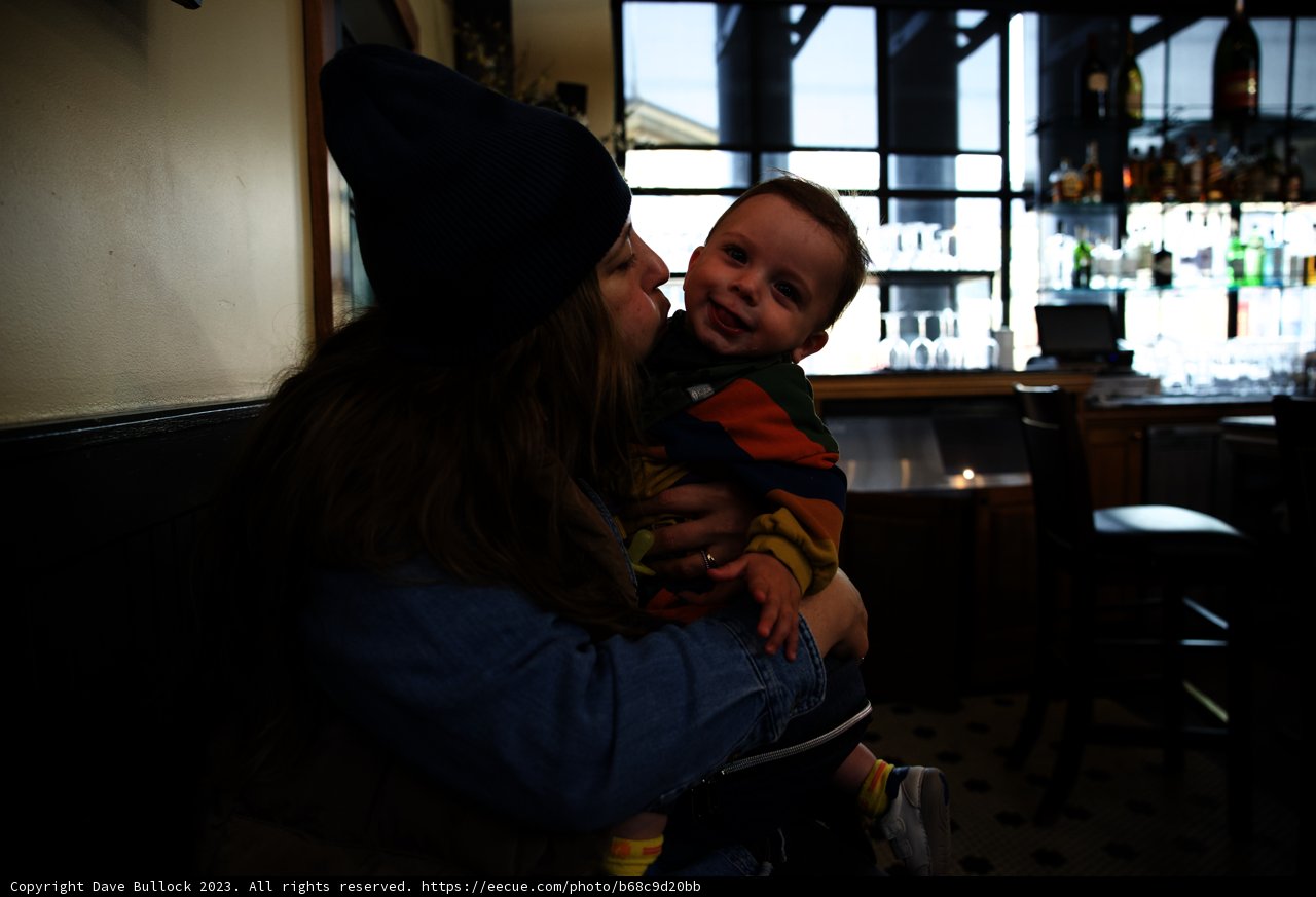 Heartwarming Family Moment at San Francisco Restaurant