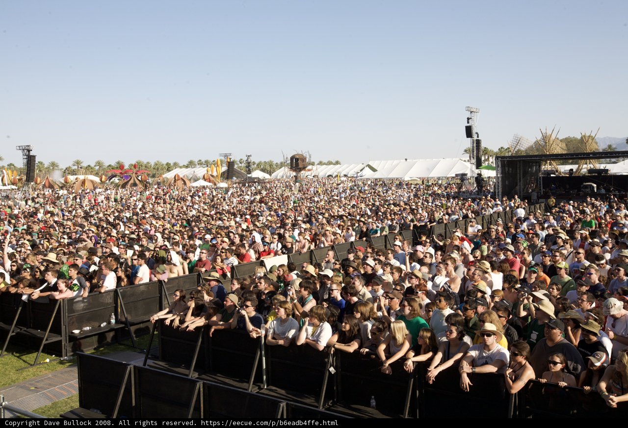 Coachella 2008: A Sea of Music Fans