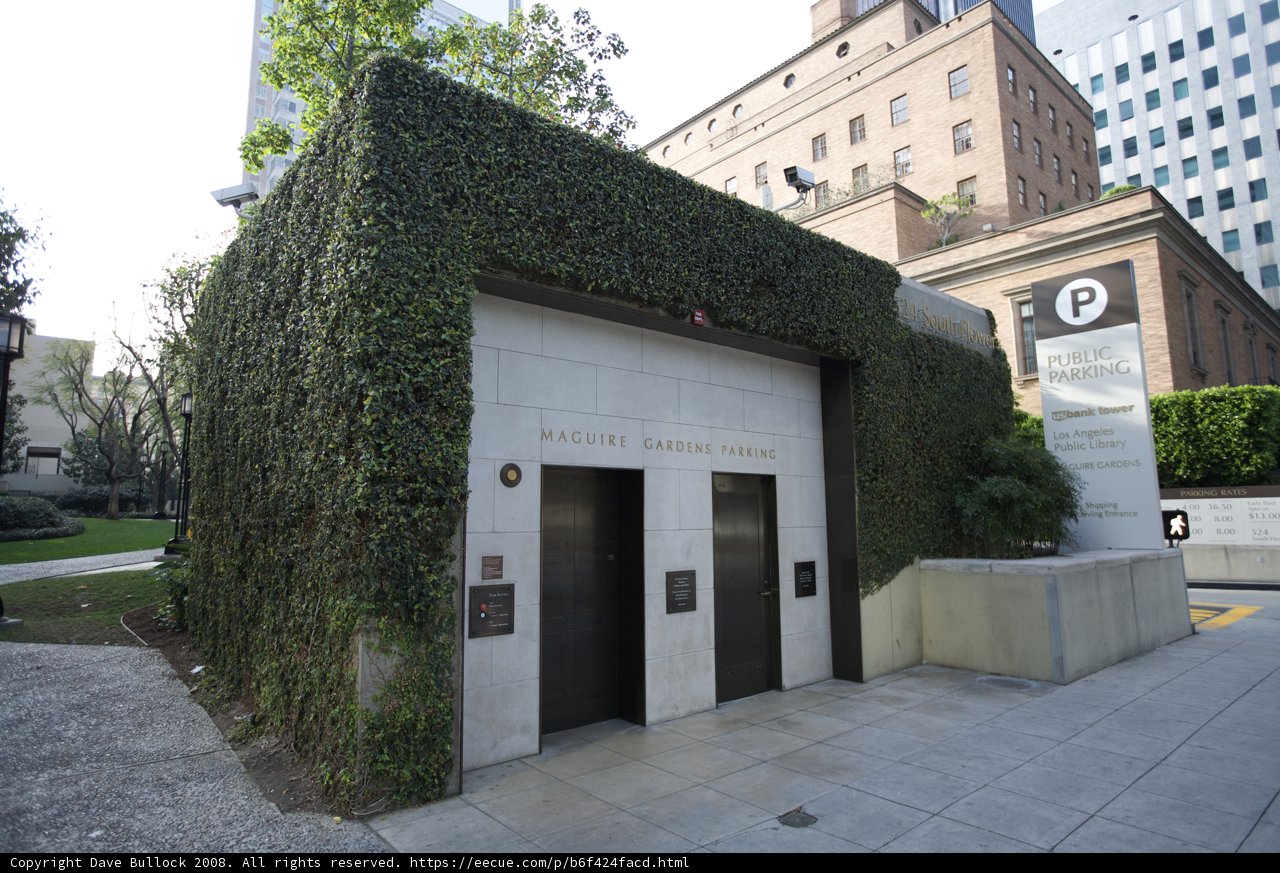 The Green-Walled Entrance