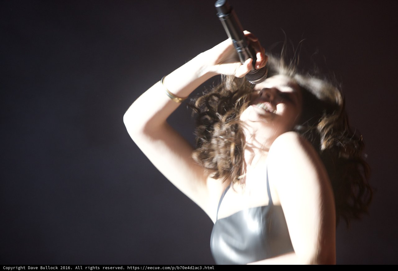 Sultry Songstress Takes the Stage