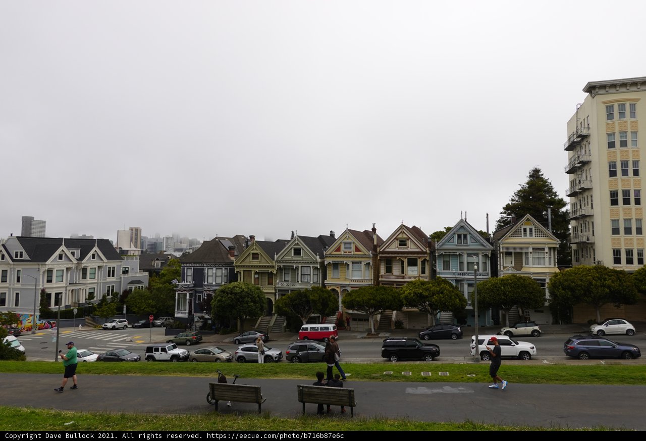 Painted Ladies - A Captivating View of a San Francisco Neighborhood