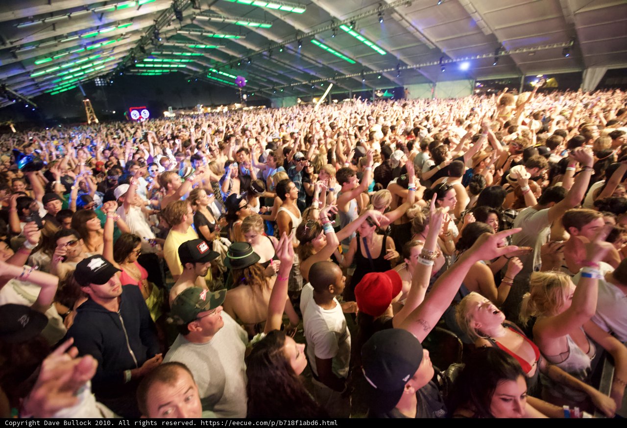 Grooving with the Urban Crowd