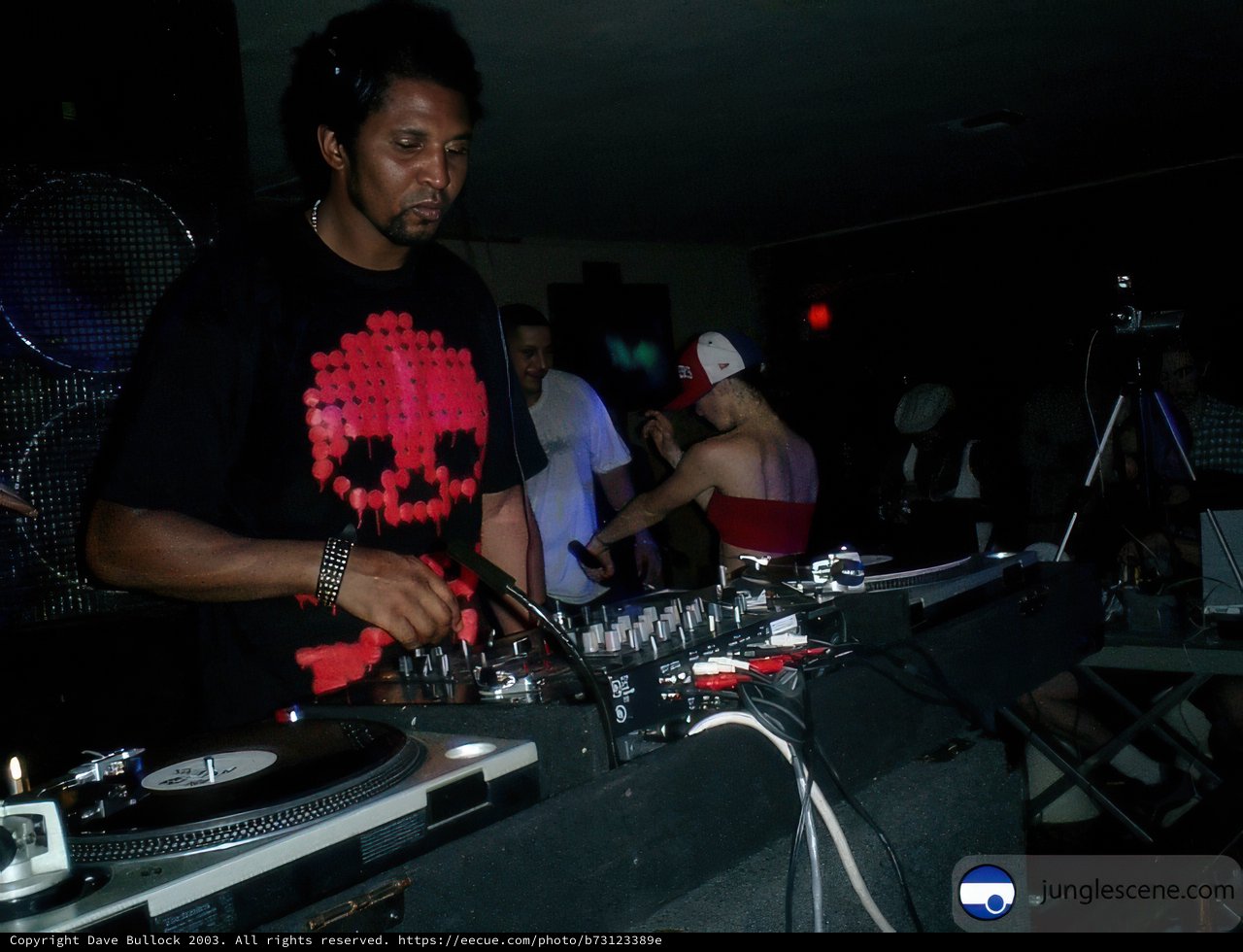 DJ Cesar N. Lights Up the Night