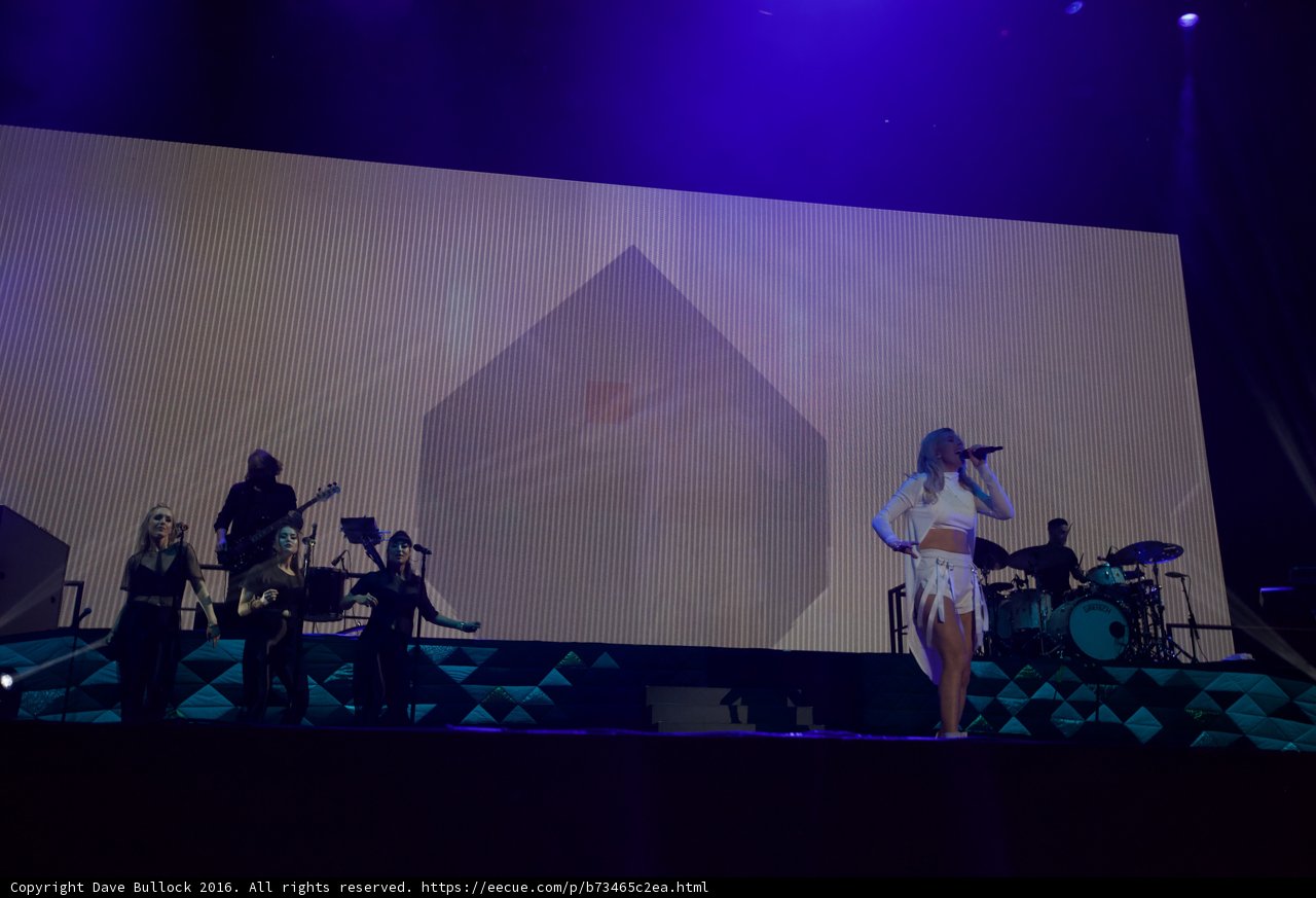 Taylor Swift Rocks the Stage at the iHeart Radio Music Festival