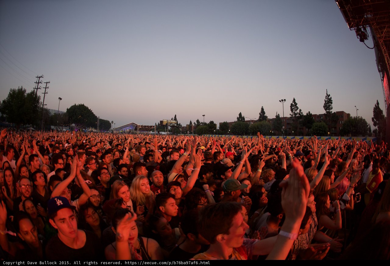Crowd Clapping Red Glow