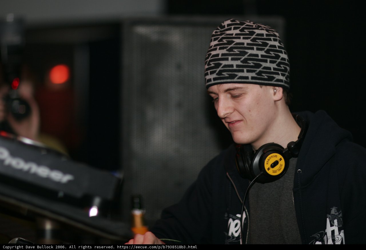 Grooving with Headgear