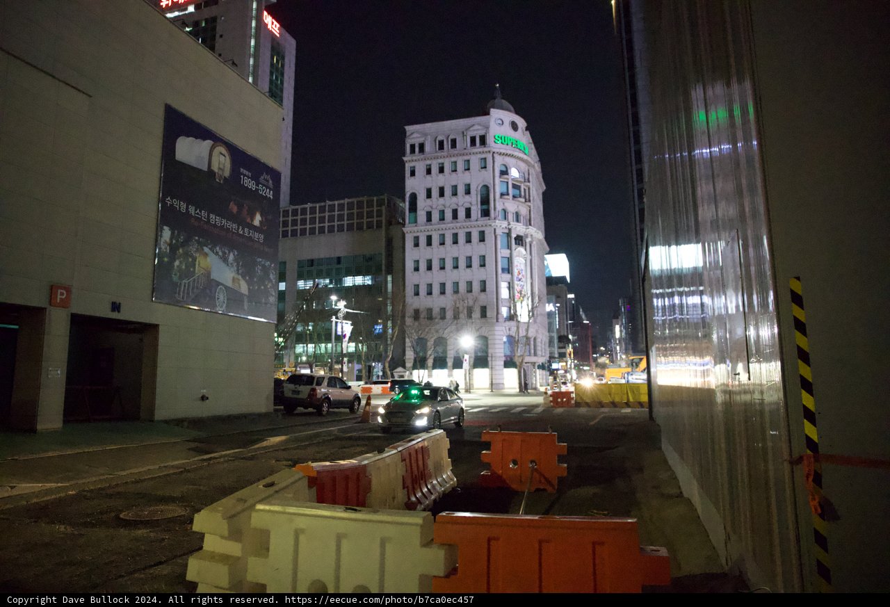 Metropolitan Resilience: Seoul's Night Construction