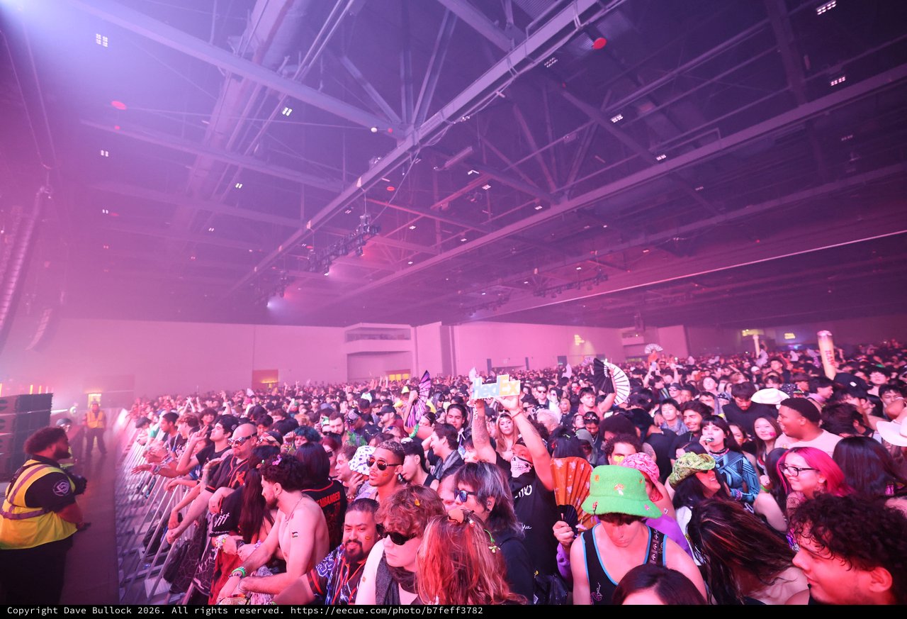 Massive Indoor Crowd Packed at Wobbleland 2026
