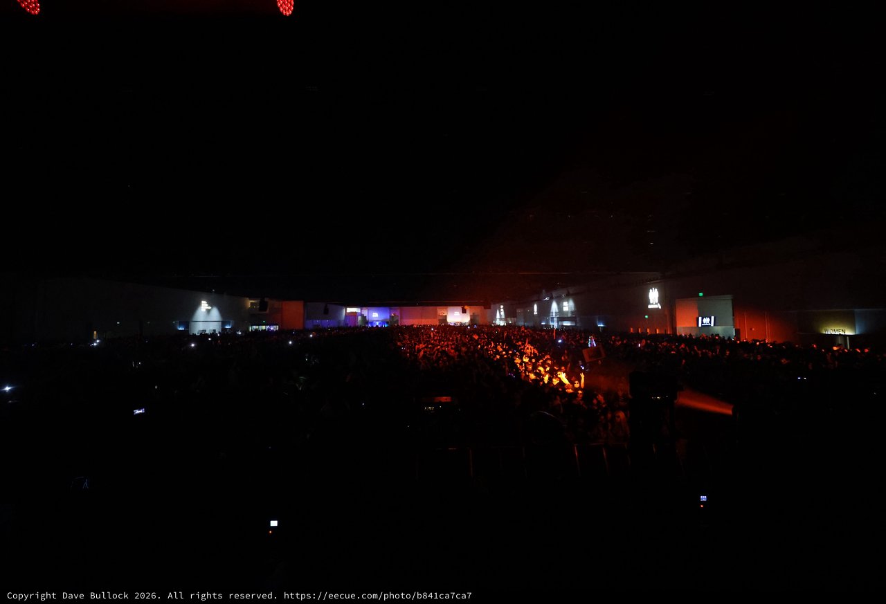 Massive Crowd Fills Arena at Wobbleland 2026