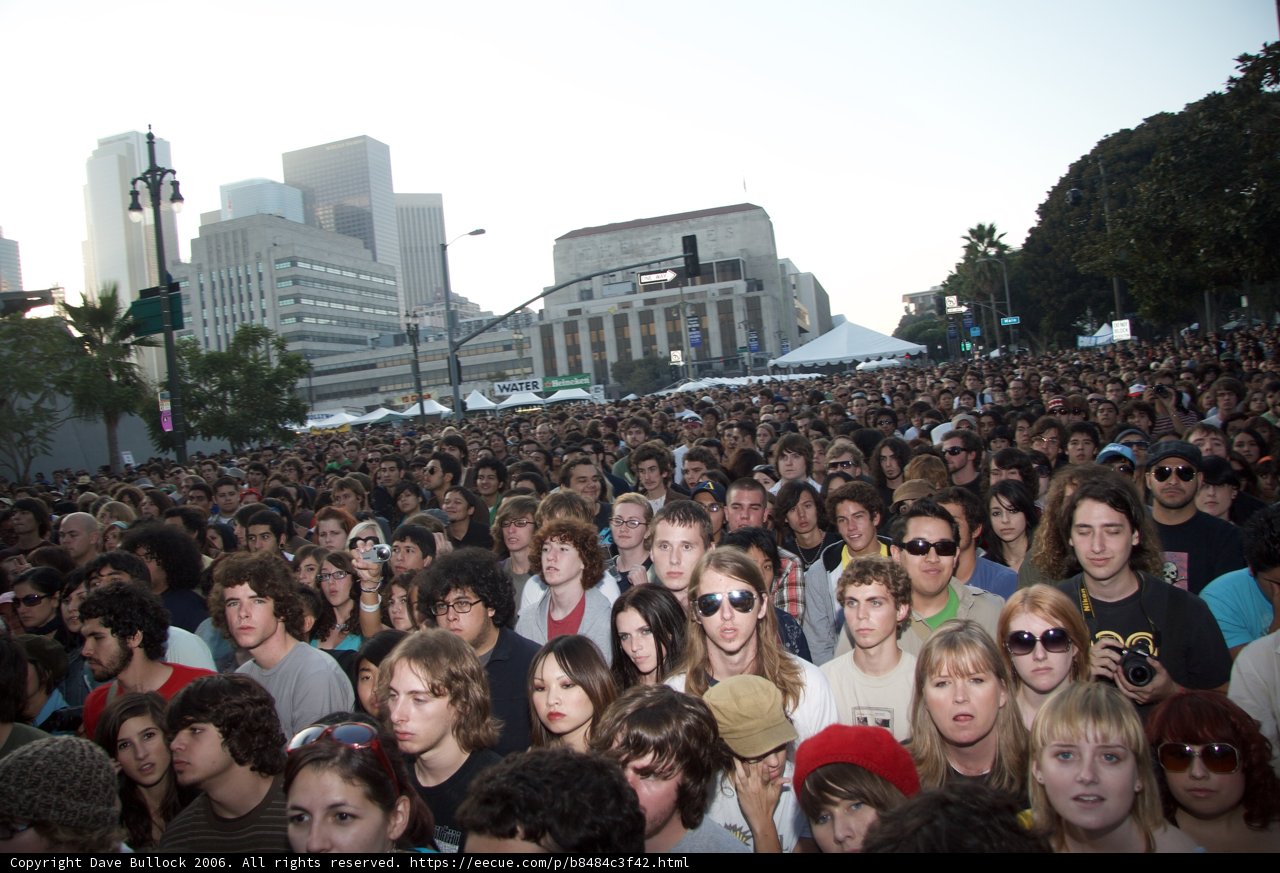 A Sea of Sunglasses at the 2006 Detour Concert
