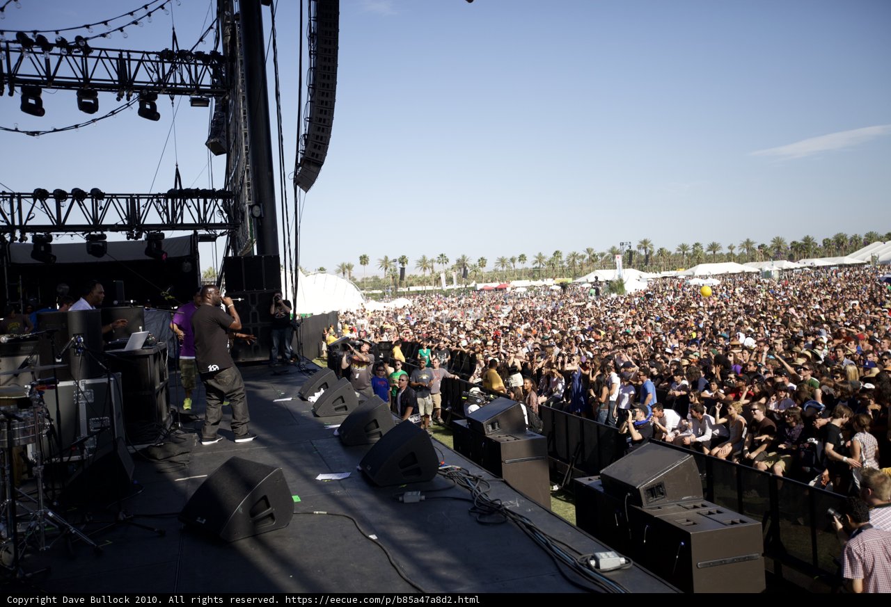 Coachella 2010: A Sea of Music Fans