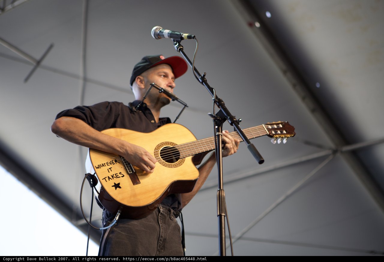 Tom Morello rocks the crowd at Coachella 2007
