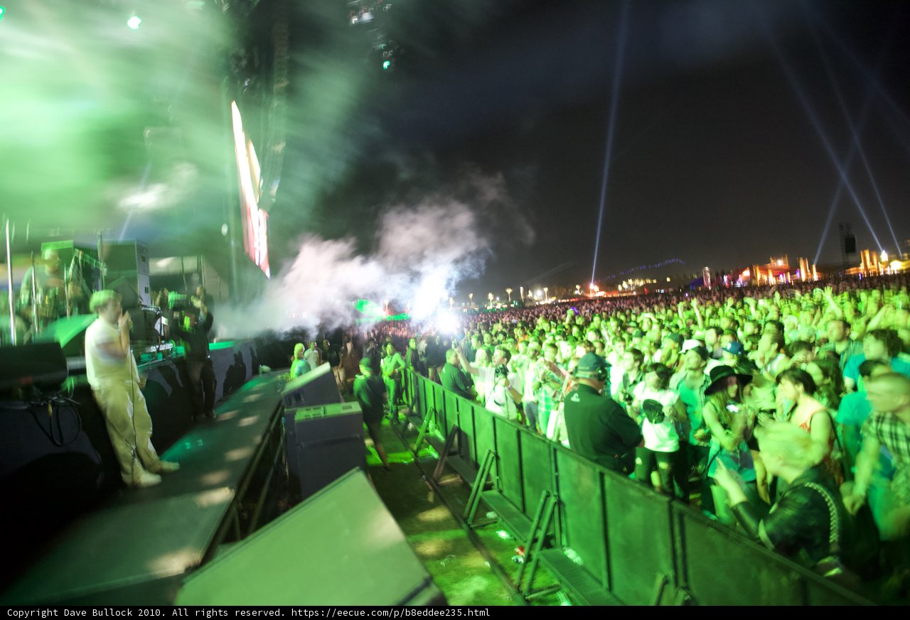 Green Smoke and Rockin' Crowds at Cochella