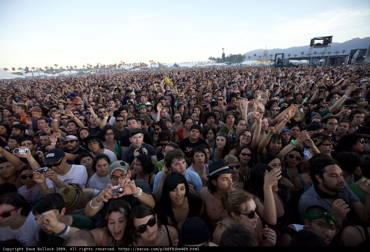 Coachella 2009: Blue Skies and a Sea of People