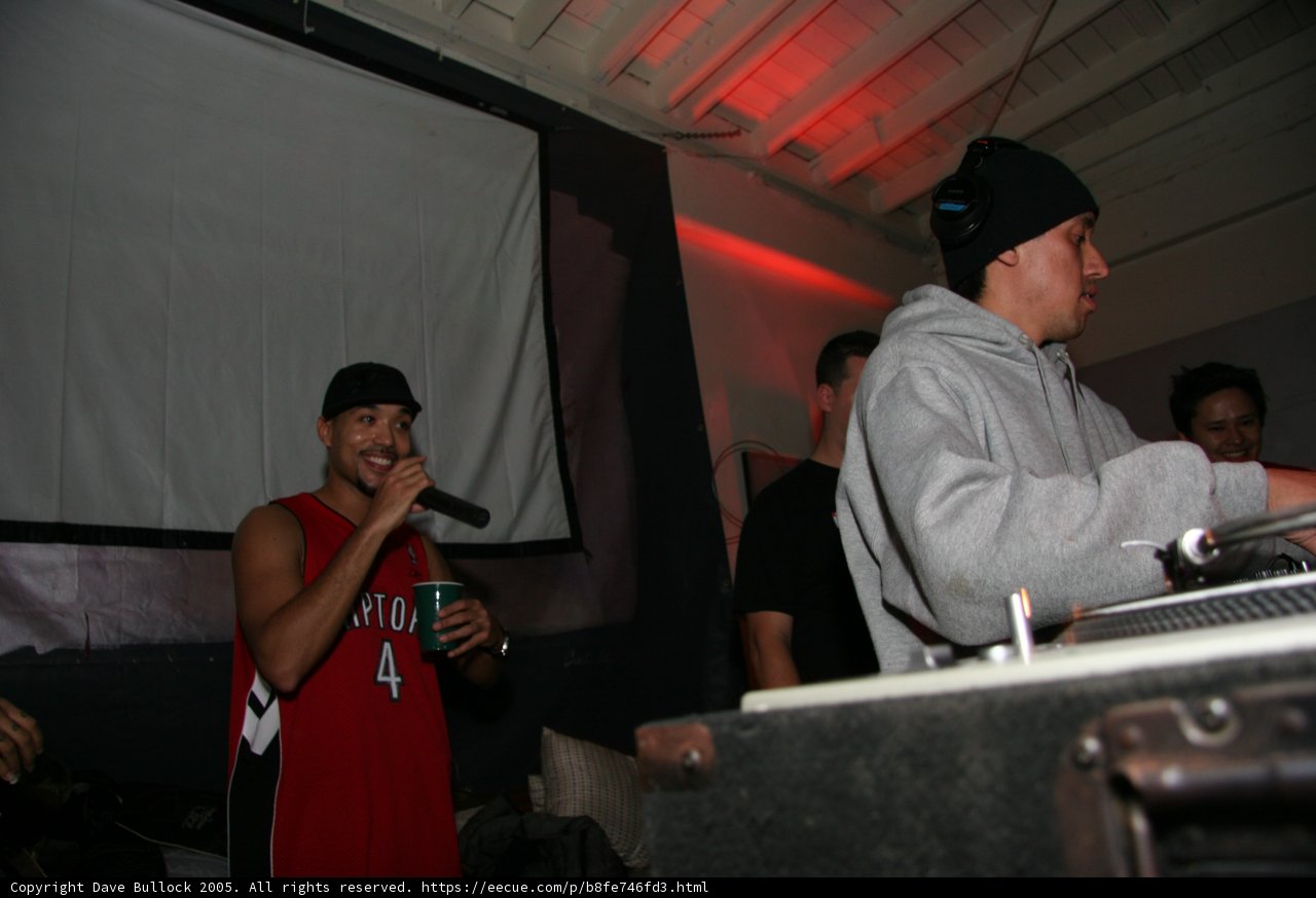 Entertainer on the Mic