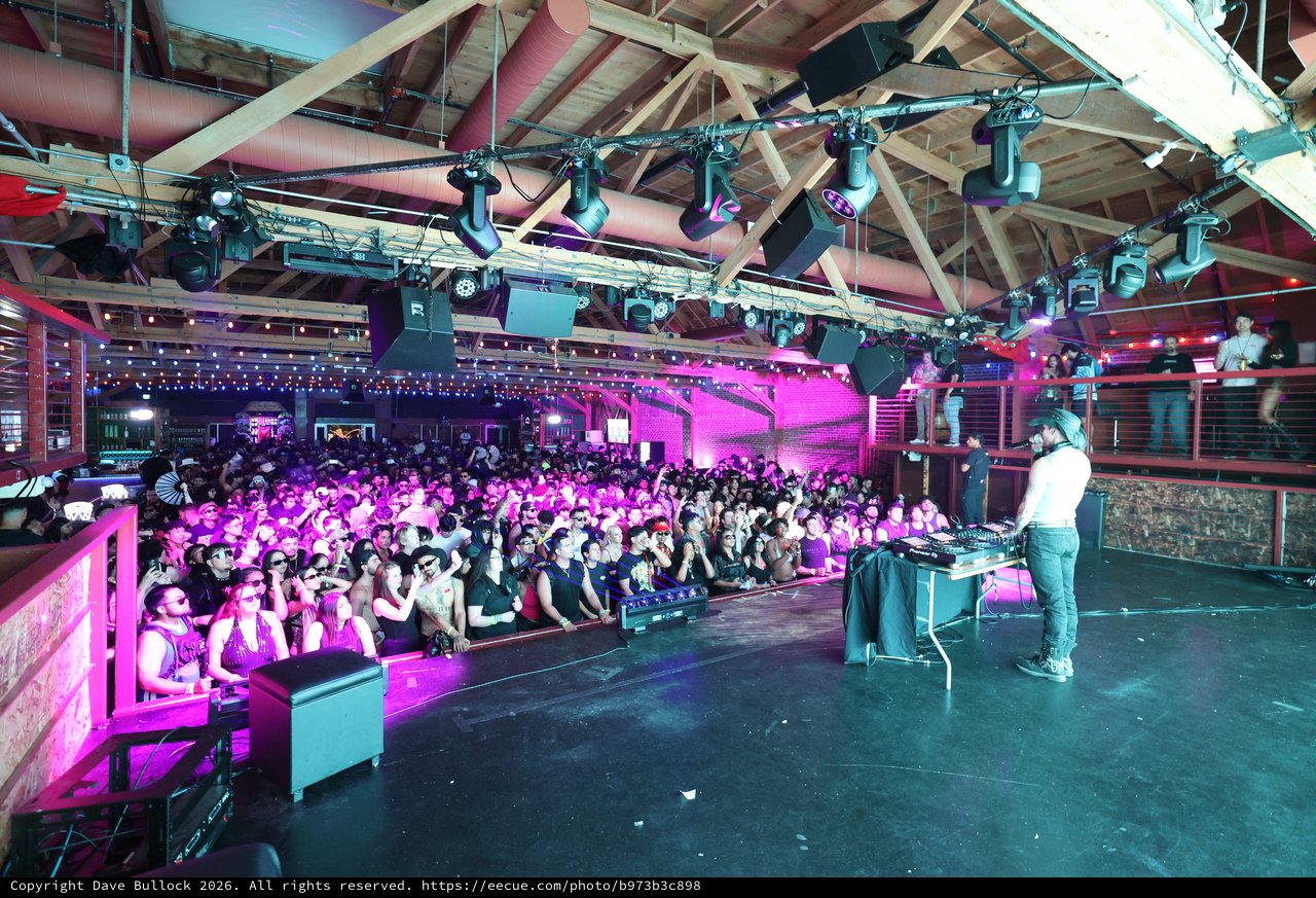 DJ Ignites Packed Crowd at Wobbleland Festival 2026