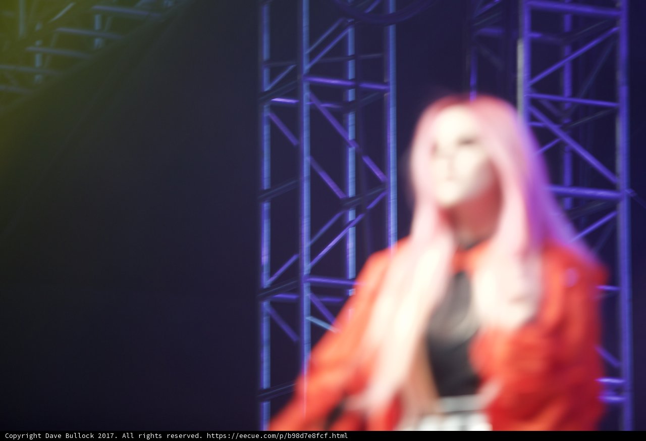 Pink-haired Solo Performer Takes the Stage