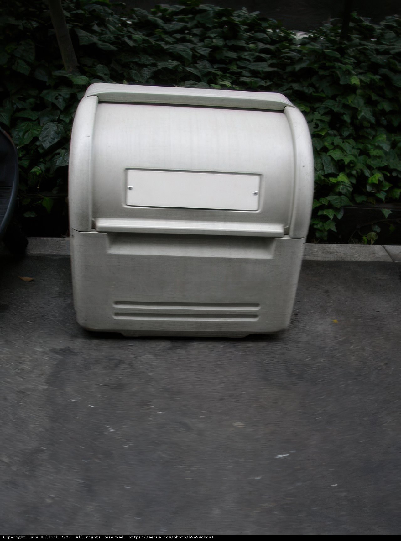 A Lone Trash Can in Osaka
