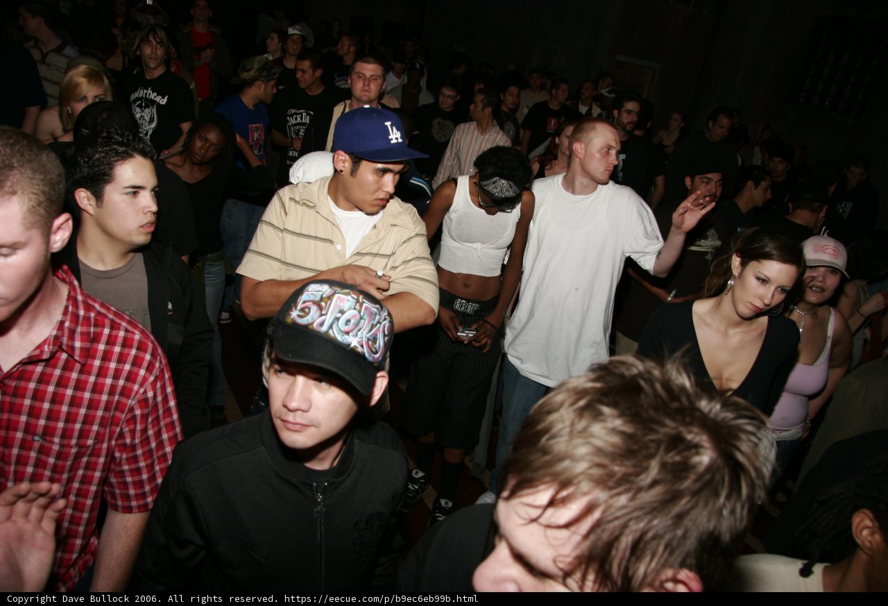 Urban Crowd Rocks Baseball Caps