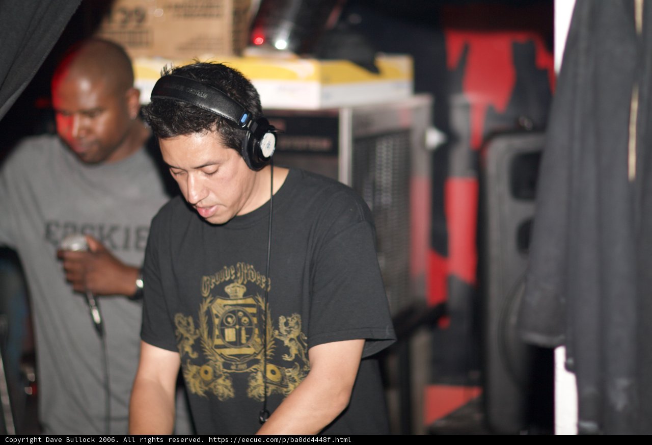 Entertainer in Headphones