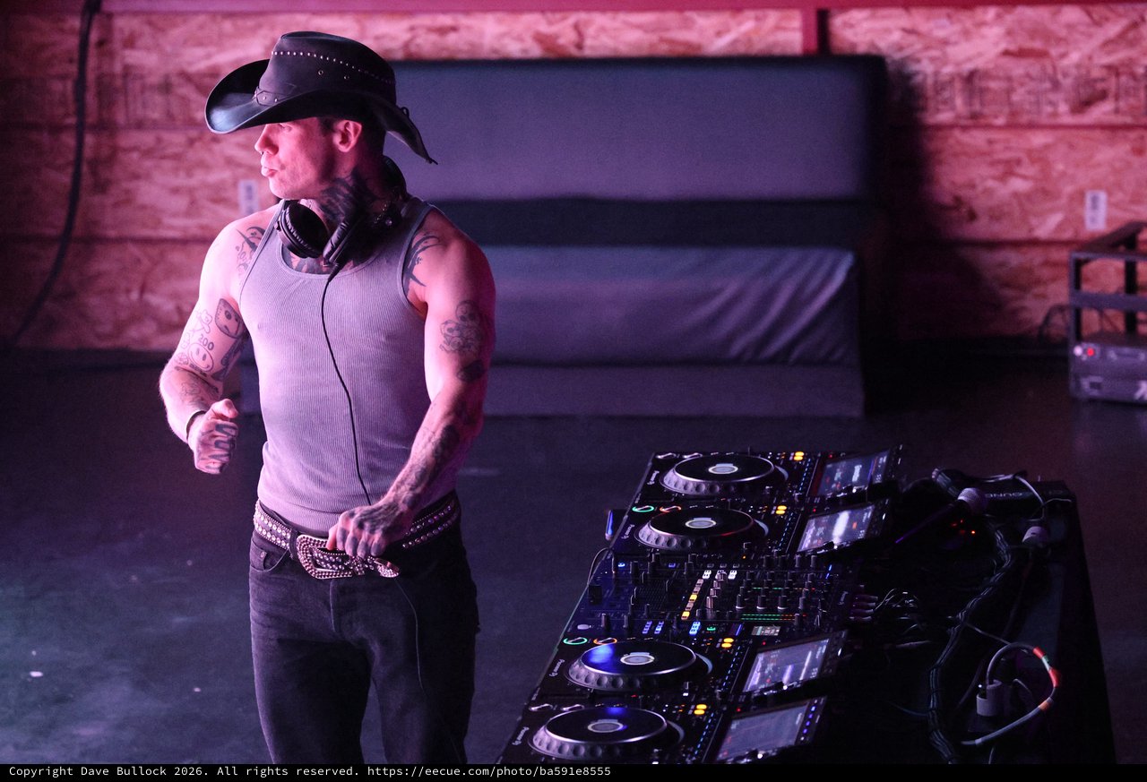 Cowboy DJ Commands the Stage at Wobbleland 2026